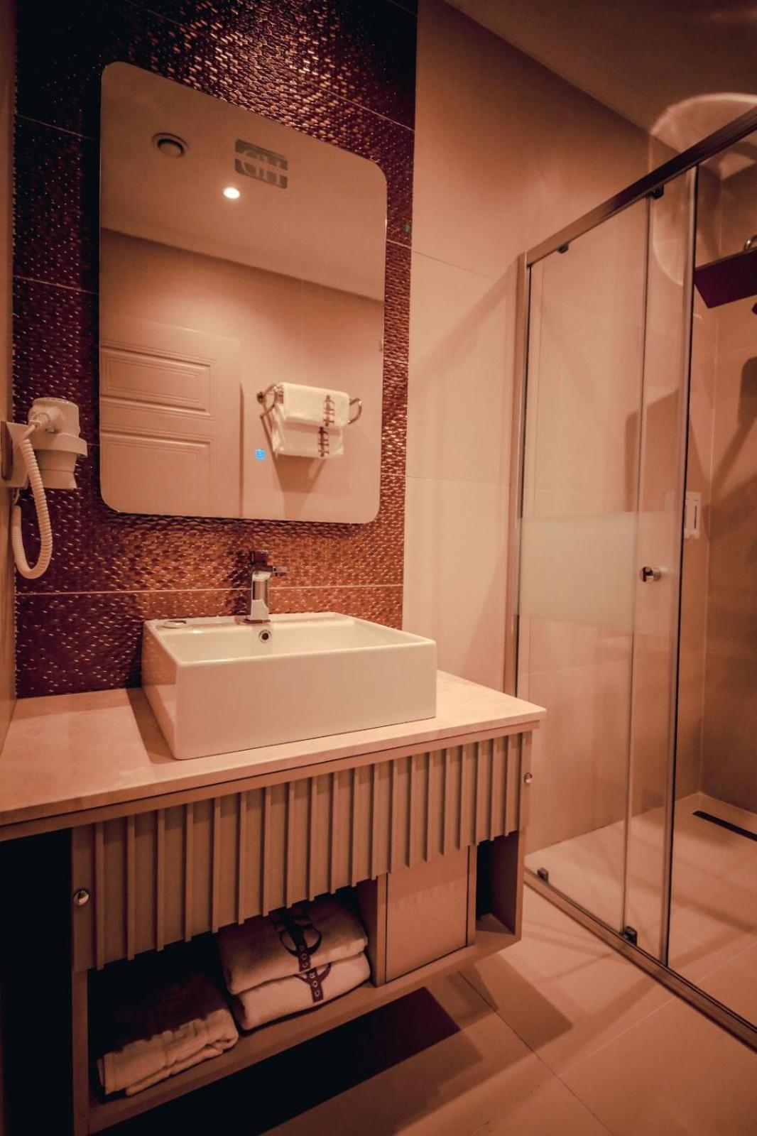 Goerguelue Hotel Merkezkoy ภายนอก รูปภาพ