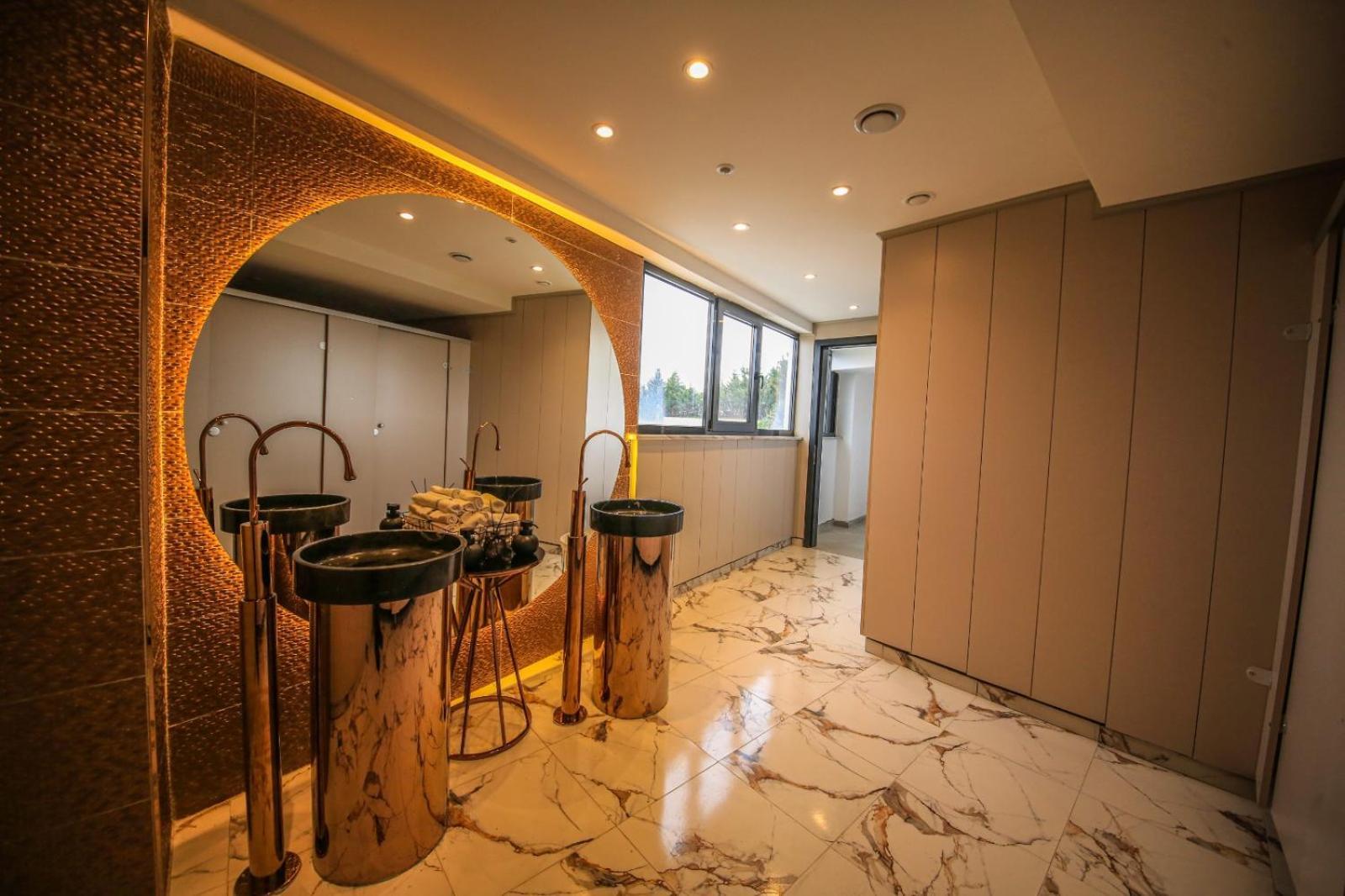 Goerguelue Hotel Merkezkoy ภายนอก รูปภาพ